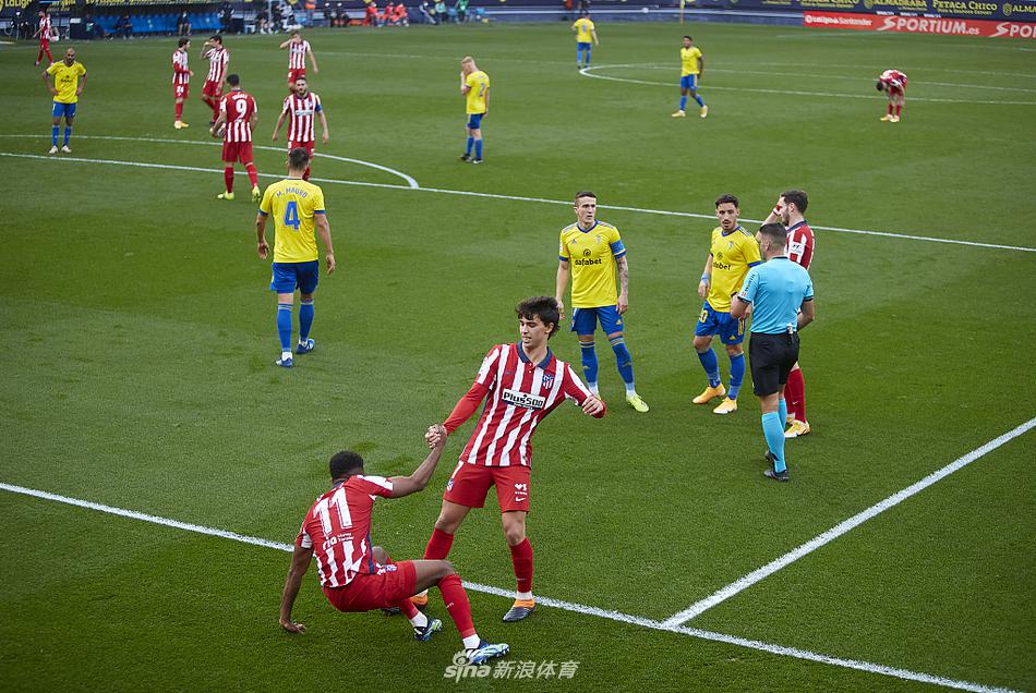 بث مباشر مباراه ليفربول واستون فيلا اليوممواجهة نارية في الدوري الإنجليزي